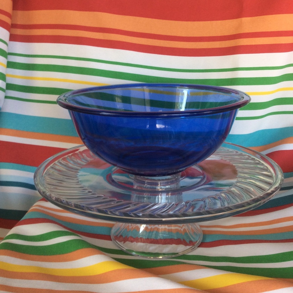 Vintage Pyrex Blue 2.5 qt 2.4 liters